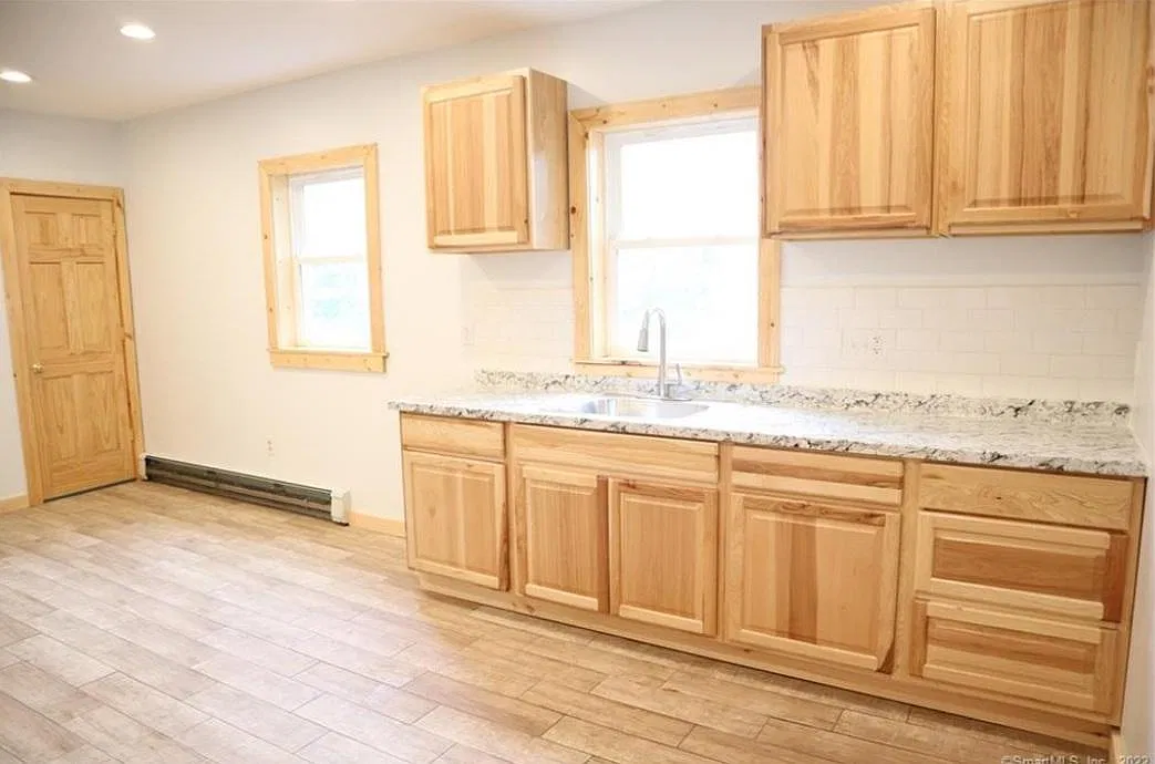 2 bed, 908 sqft, $1,550 — Photo 3