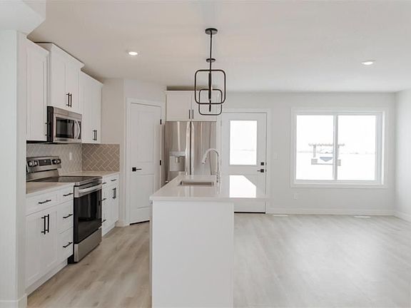 4th image of 9607 W 114th Ave