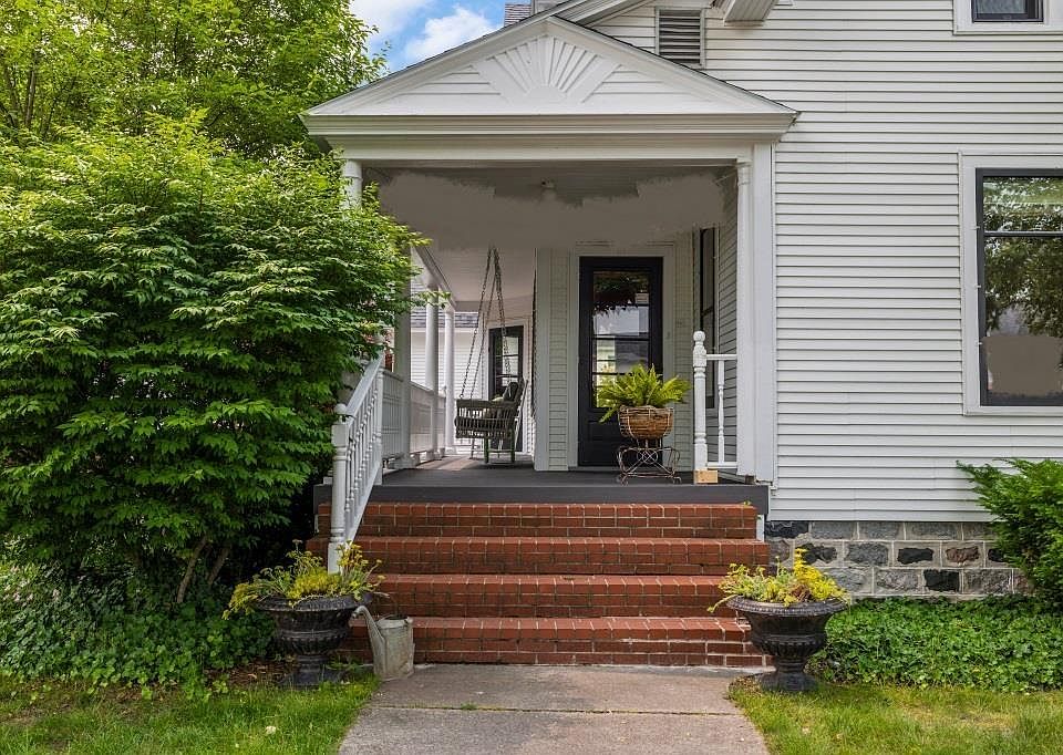 209 Saint Marys Suttons Bay, Suttons Bay, MI 49682 MLS 77080008554