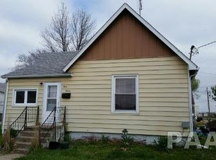 311 E Hickory St, Canton, IL 61520