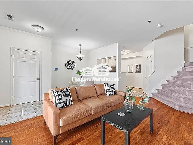 1929 Gardenia Ct — Photo 11