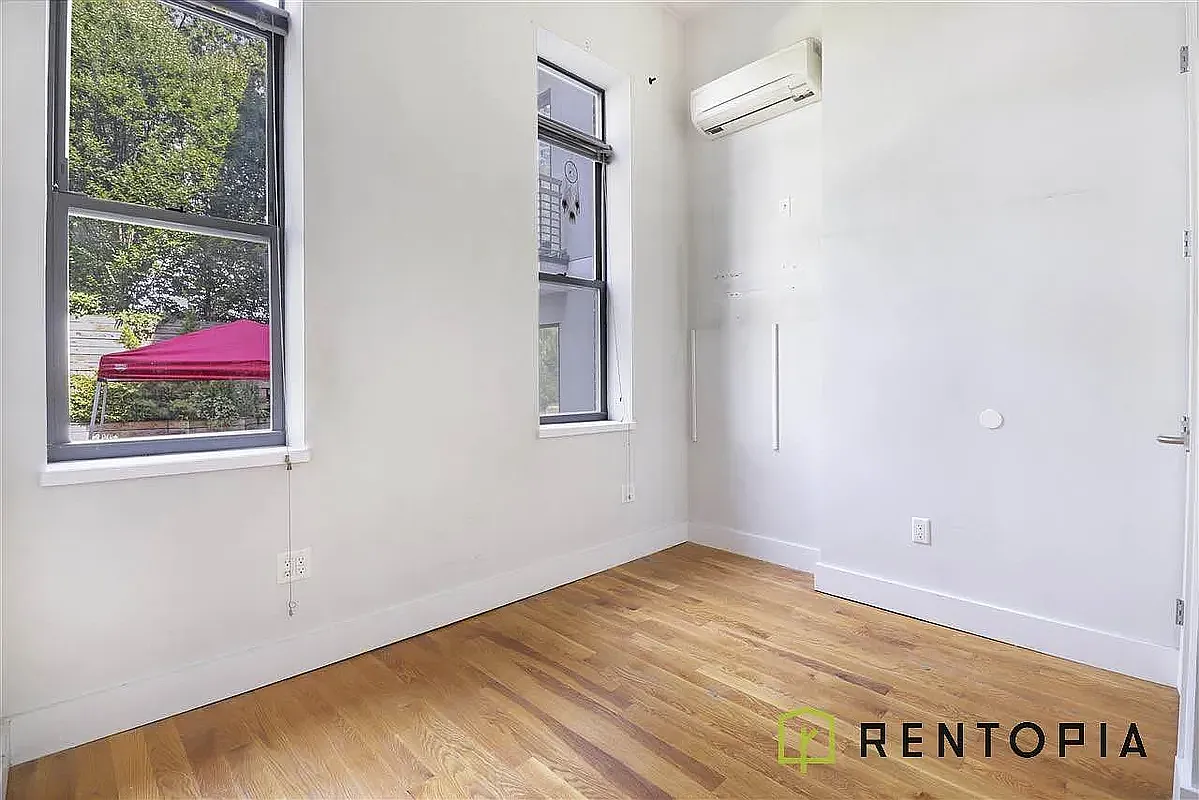 Building Photo - 105 Vanderveer St #101D