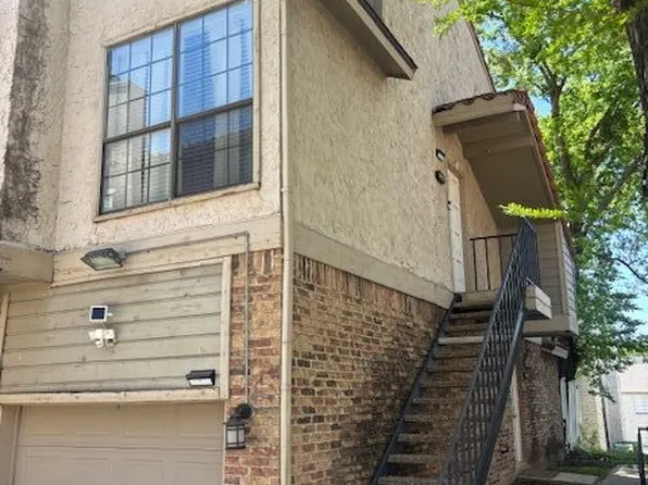 6028 Stoneybrook Dr, Fort Worth, TX 76112