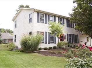 1045 Colonial Ct, Holland, MI 49423
