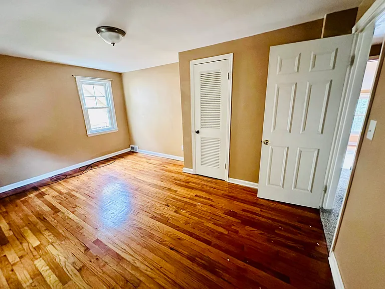 927 Selwyn Rd — Photo 10