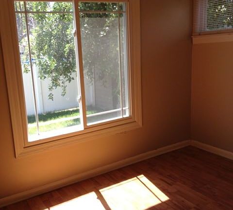 4th image of 331 1/2 Alderson Ave