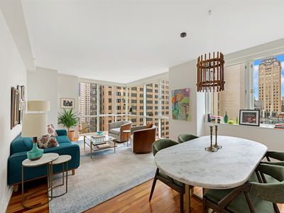 60 E 55th St APT 33A, New York, NY, 10022
