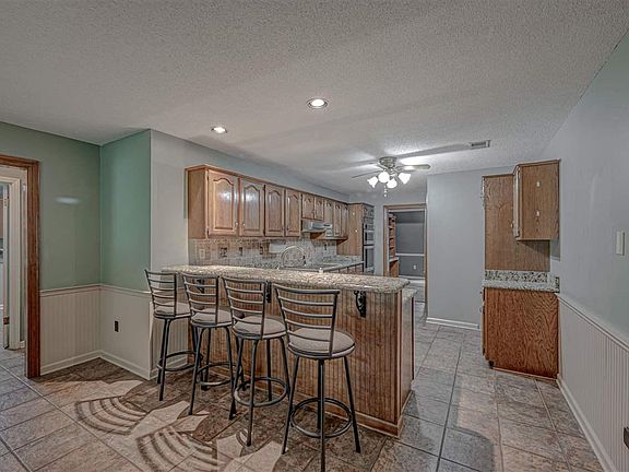 4th image of 3595 Mary Oaks Dr