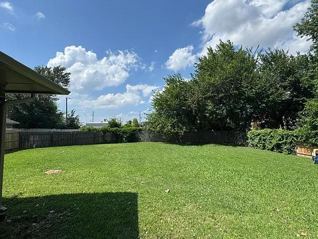 204 S Chanda Ln — Photo 3