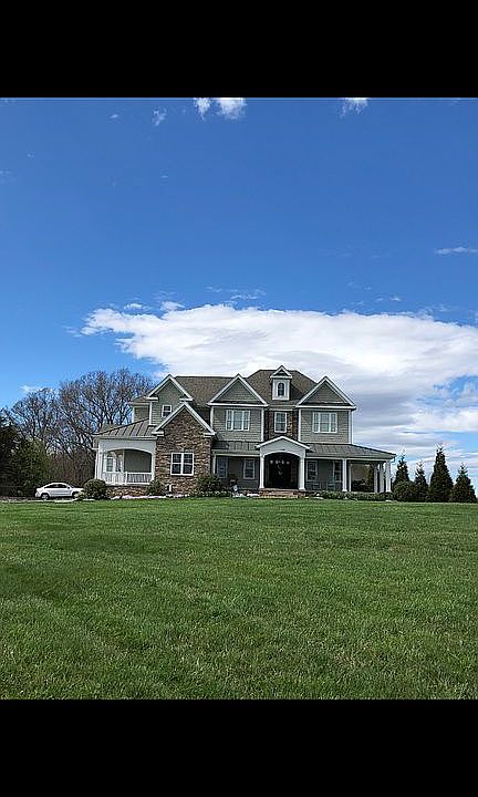 2nd image of 3389 Manor Oaks Dr