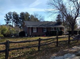 46 Becker Ln, Flat Rock, NC 28731