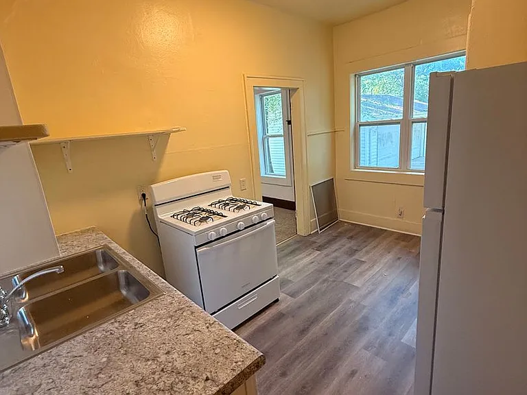 1815 Virginia St — Photo 3
