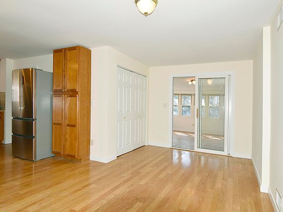3rd image of 266 Atlantic Ave #1