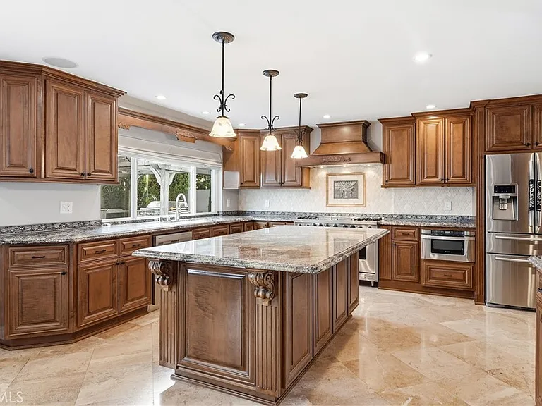 120 Christensen Dr — Photo 4