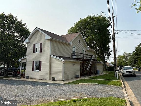 5th image of 130 S Park St
