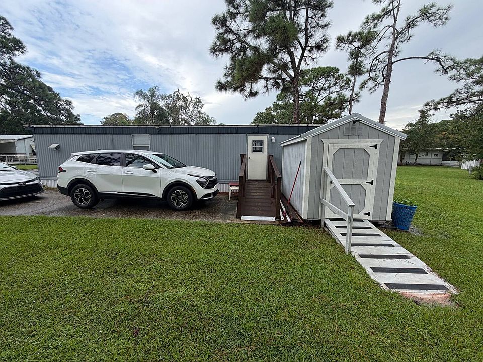 1st image of 46 Phyllis Dr
