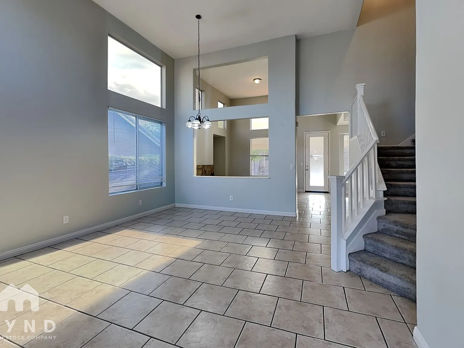 5 bed, 3.0 bath, 2140 sqft, $3,035 — Photo 4
