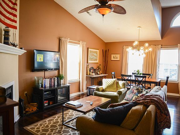 2nd image of 103 Westover Ave APT 306