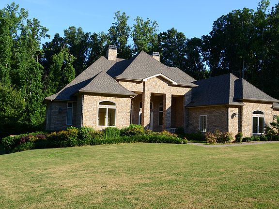 3rd image of 25 Oak Forest Dr