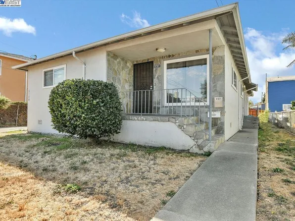 9707 Walnut St, Oakland, CA 94603