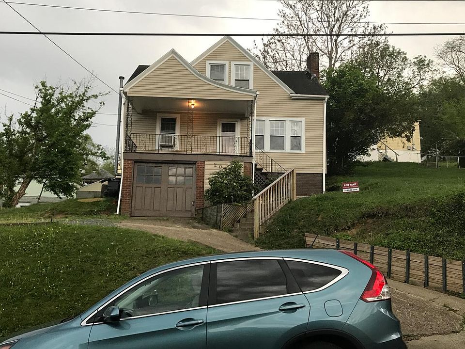 1st image of 207 W Woodland Ave