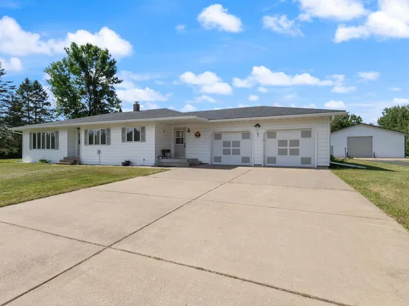 1433 Morris Ave, Hinckley, MN 55037