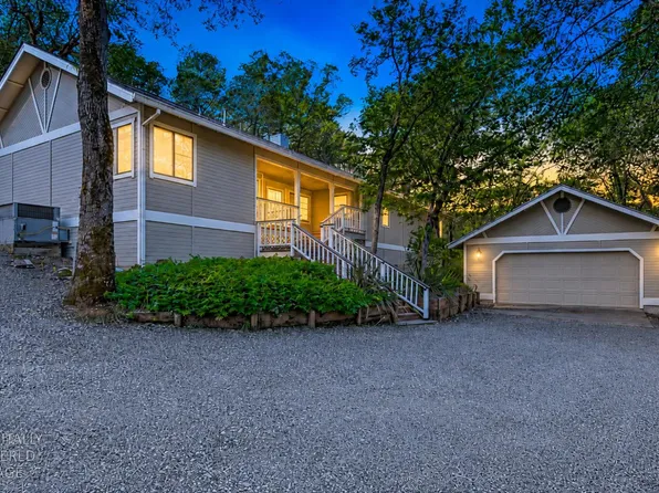 18509 Fair Oaks Dr, Penn Valley, CA 95946