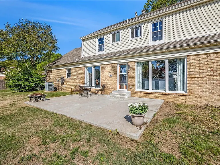 8021 Brooxie Cv — Photo 13