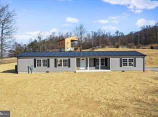 101 Barbeque Dr, Berkeley Springs, WV 25411