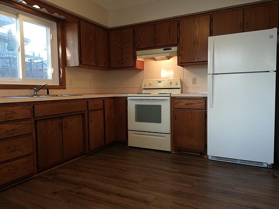 Bright Large Kitchen