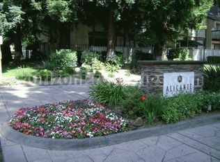 546 Woodside Oaks APT 8, Sacramento, CA 95825