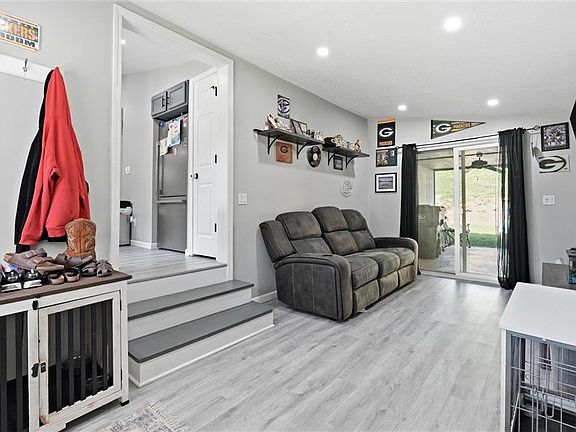 5th image of 1018 S Appleton Ave