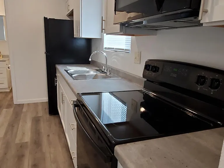 736 E La Salle Ave #1 — Photo 5