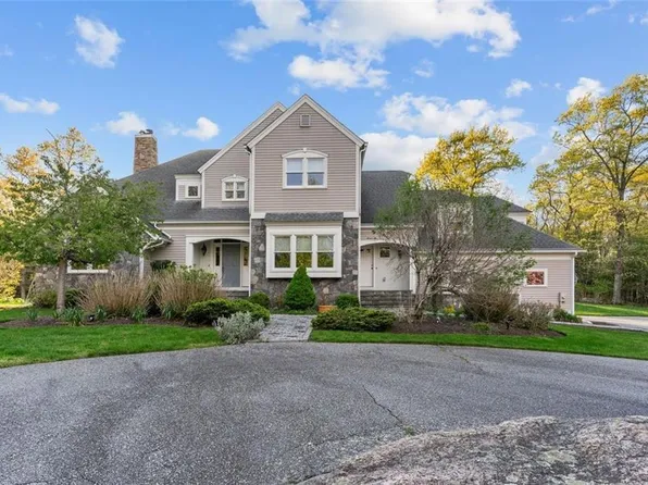 42 Indian Rock Ln, Scituate, RI 02831