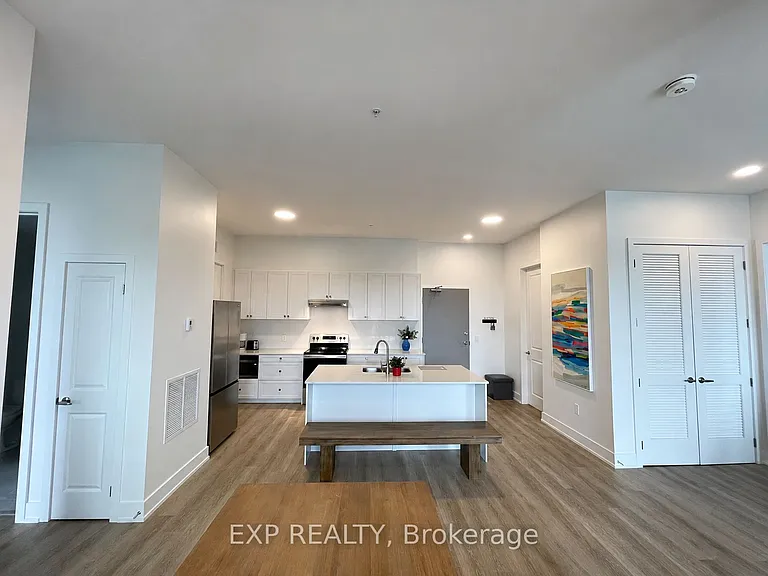 19 West St N #Penthouse 2 — Photo 4