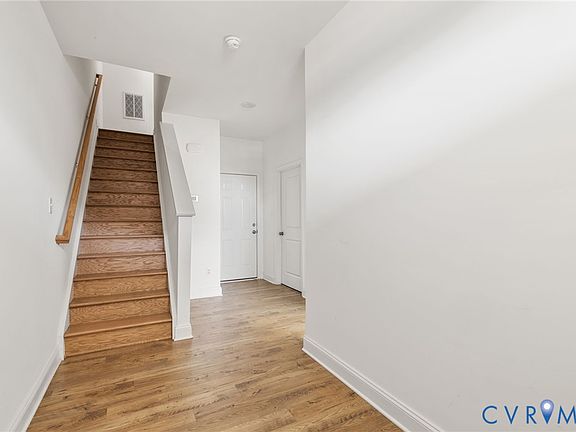 3rd image of 13756 Village View Dr