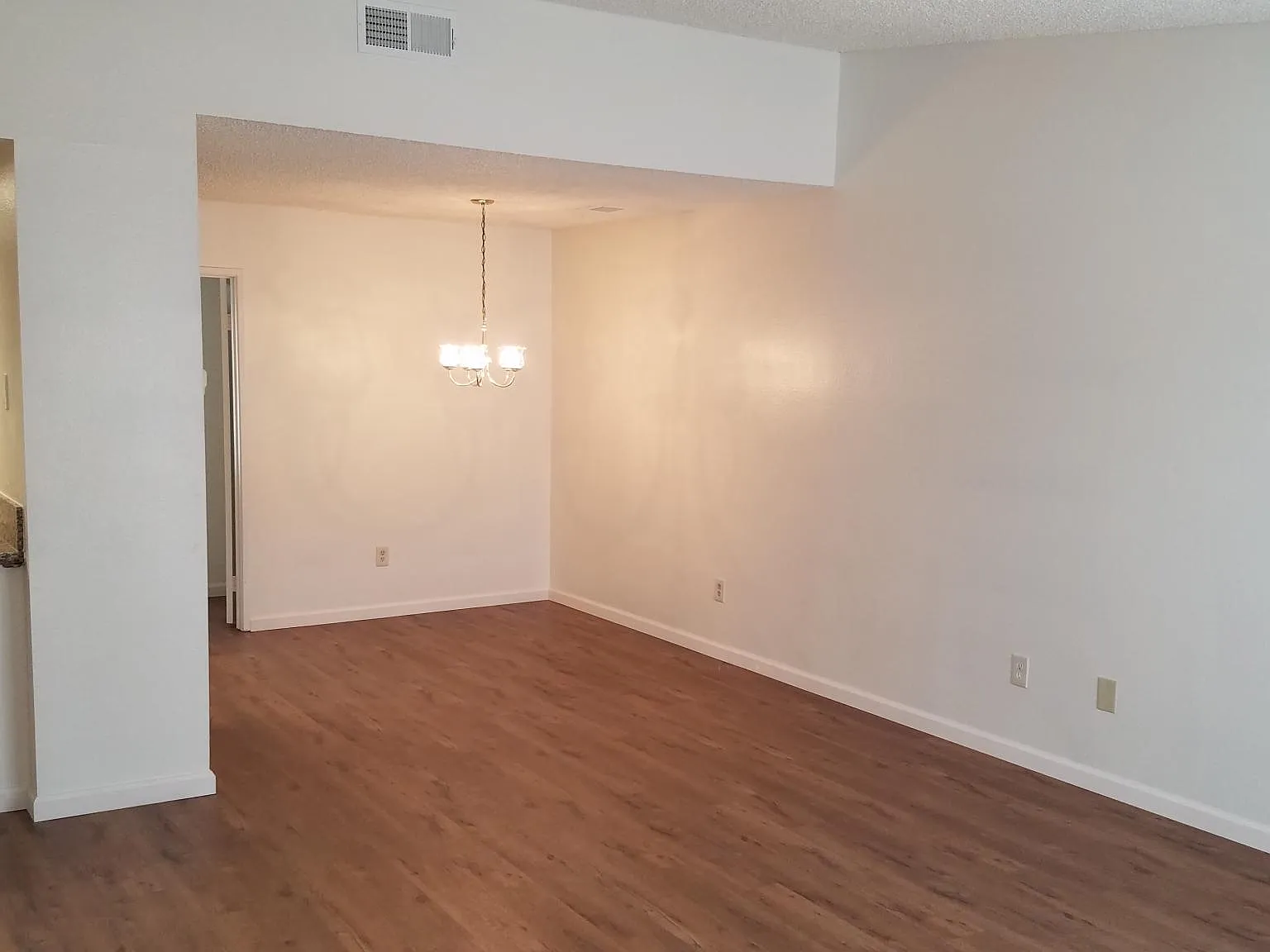 22452 Chaparral Ln — Photo 2