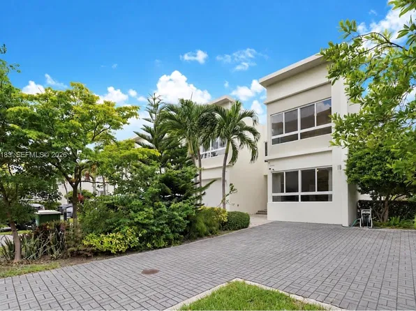 2485 NE 135th St, North Miami, FL 33181