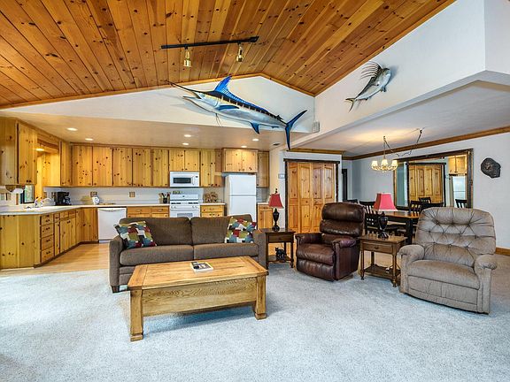 4th image of 22512 Lilac Ln