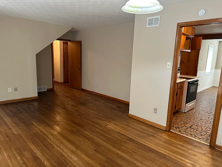 4697 Wooddale Ave — Photo 7