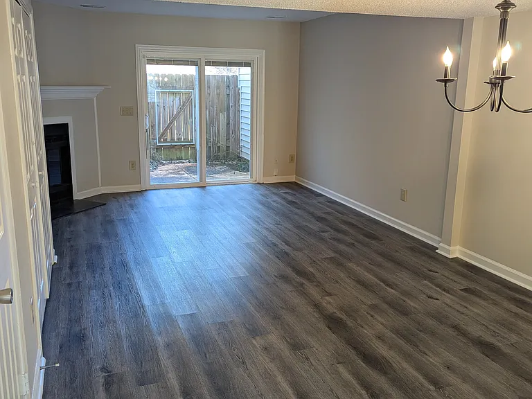 2753 Cottage Pl — Photo 12