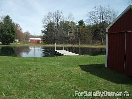 Open kitchen/family/dining room
						:
						The open plan includes kitchen, family room and dining room with breakfast bar.