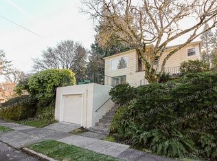 616 SW Moss St, Portland, OR 97219