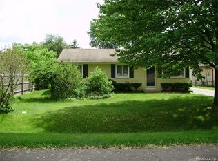 2487 Gerald Ave, Rochester Hills, MI 48307