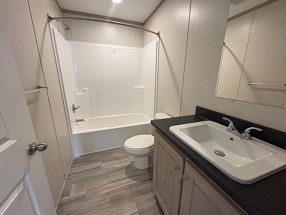 4th image of 20617 Seneca Dr #135