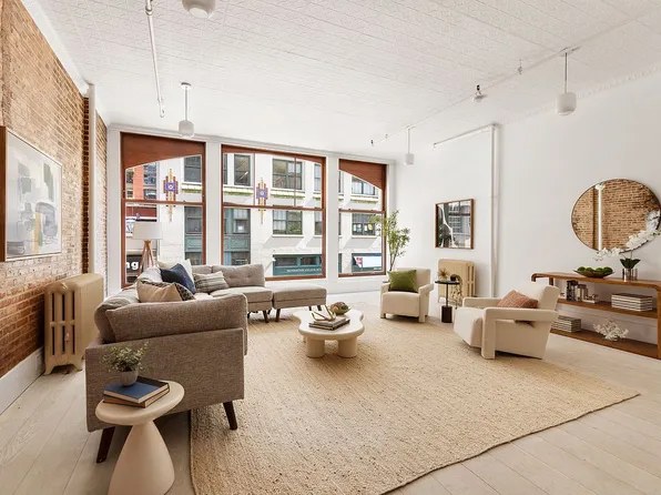 48 W 22nd St APT 2, New York, NY 10010