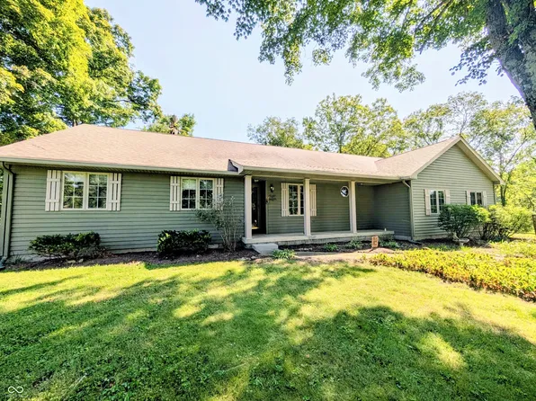 18402 E Redbud Ct, Hope, IN 47246