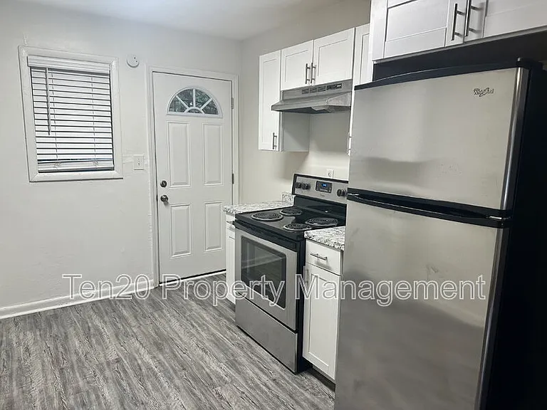 817 Ragland Ct #2 — Photo 5