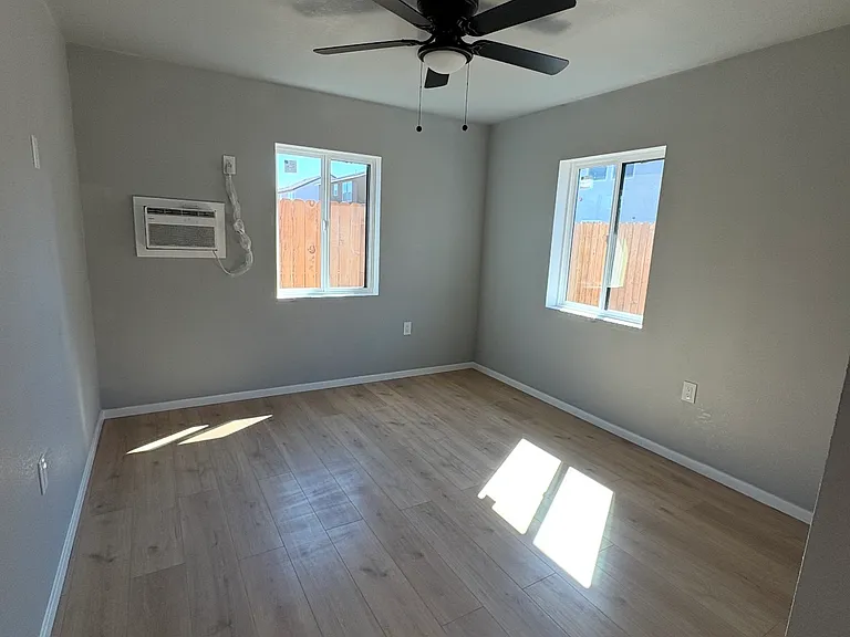 Yandris Ct — Photo 6
