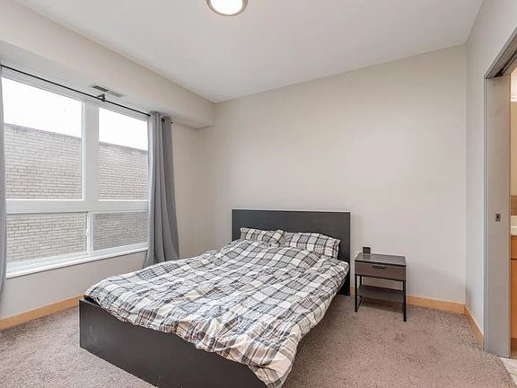 4th image of 2600 University Ave SE APT 220